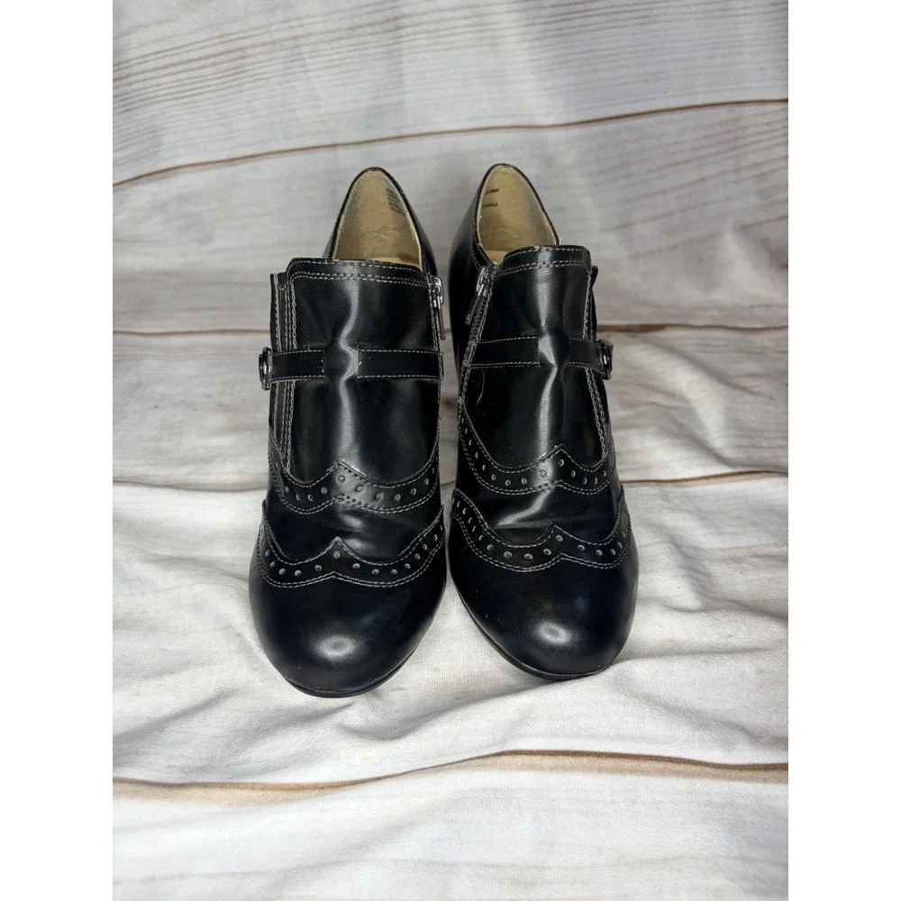 Bass Natalie Heeled Ankle Bootie 8.5M Black Wingtip Steampunk Preppy Goth Office